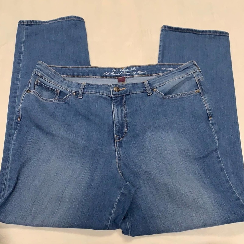 Gloria Vanderbilt Ladies RailStraight Jean Size 16
